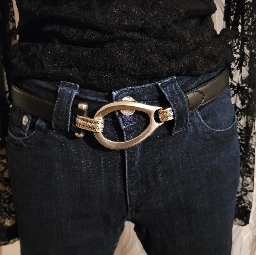 Black Leather Expandable Belt with Unique Hook, Silver Buckle.